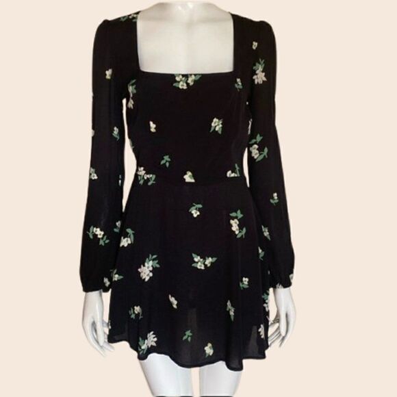 Flynn Skye Black Floral Long Sleeve Mini Dress Size Small - Picture 1 of 14